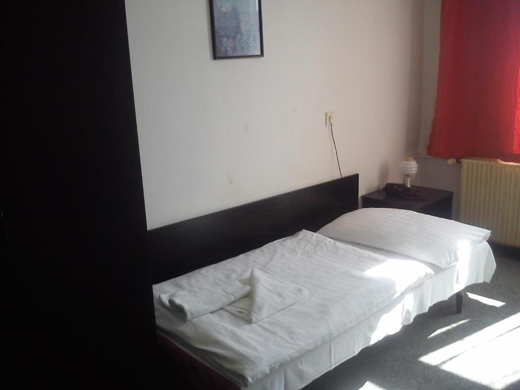 Hotel Pyramida Brno Luaran gambar