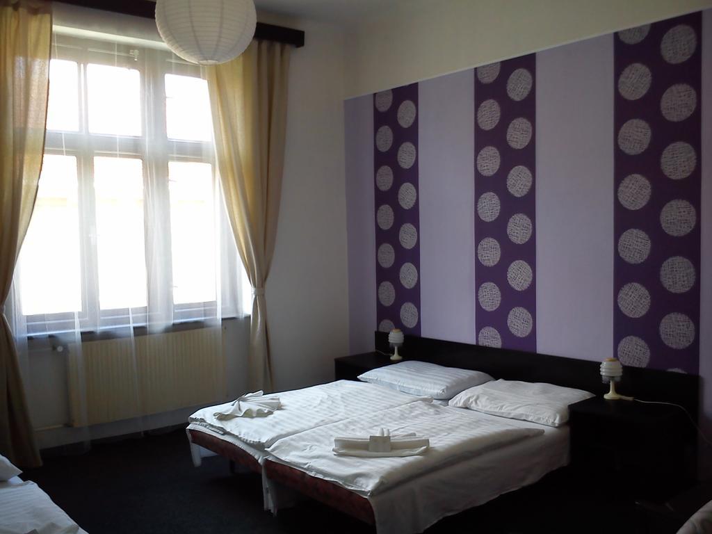 Hotel Pyramida Brno Luaran gambar