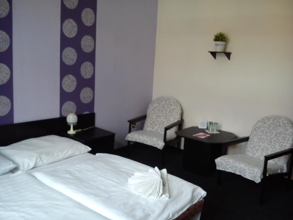 Hotel Pyramida Brno Luaran gambar