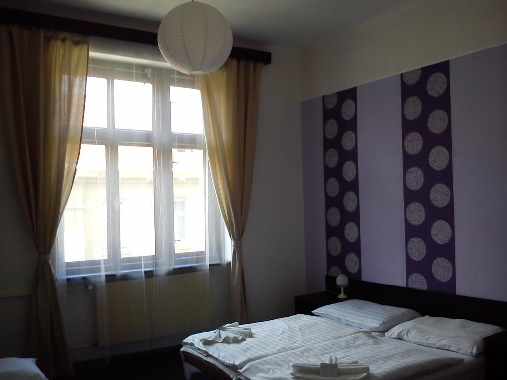 Hotel Pyramida Brno Luaran gambar