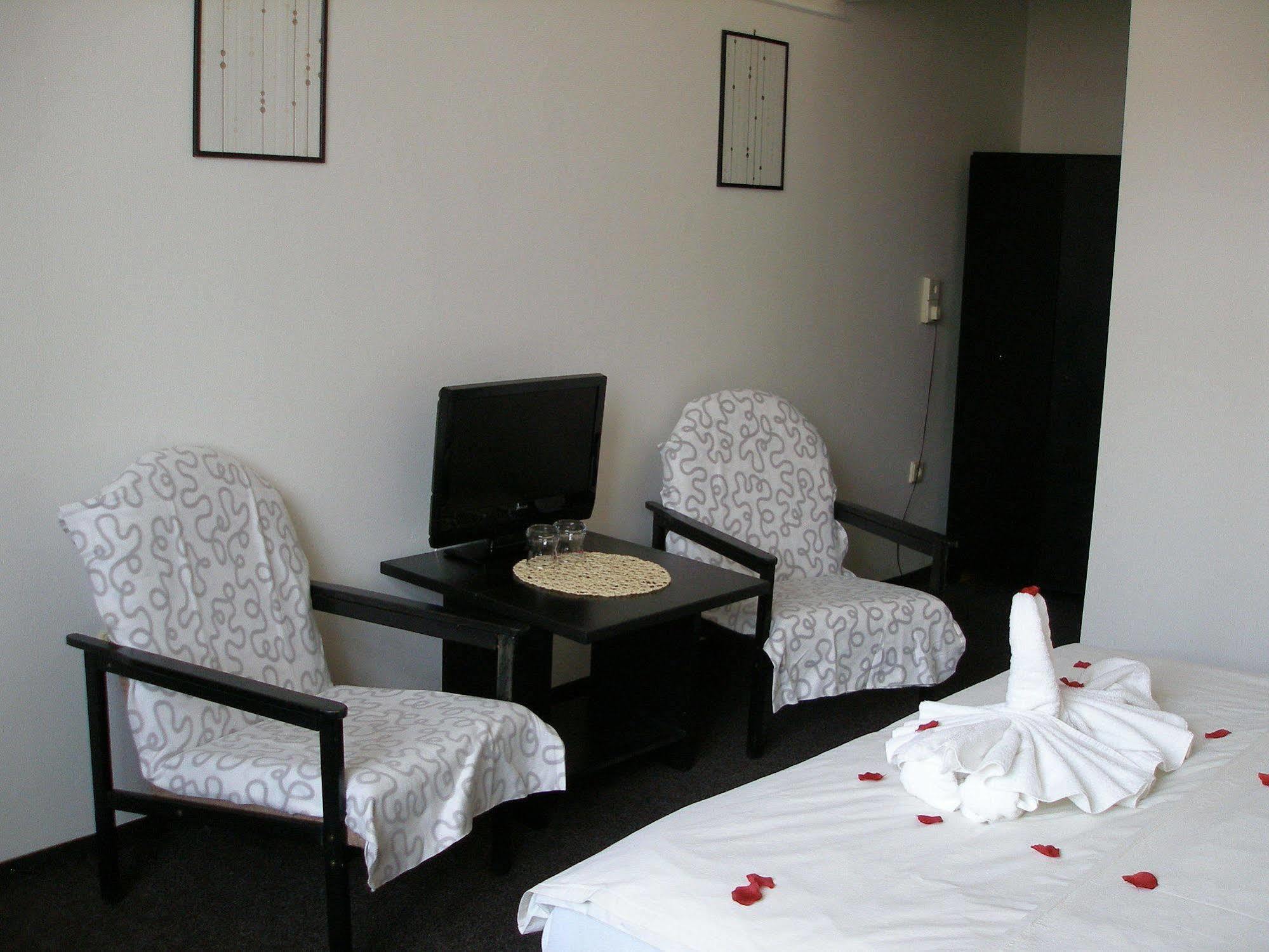 Hotel Pyramida Brno Luaran gambar