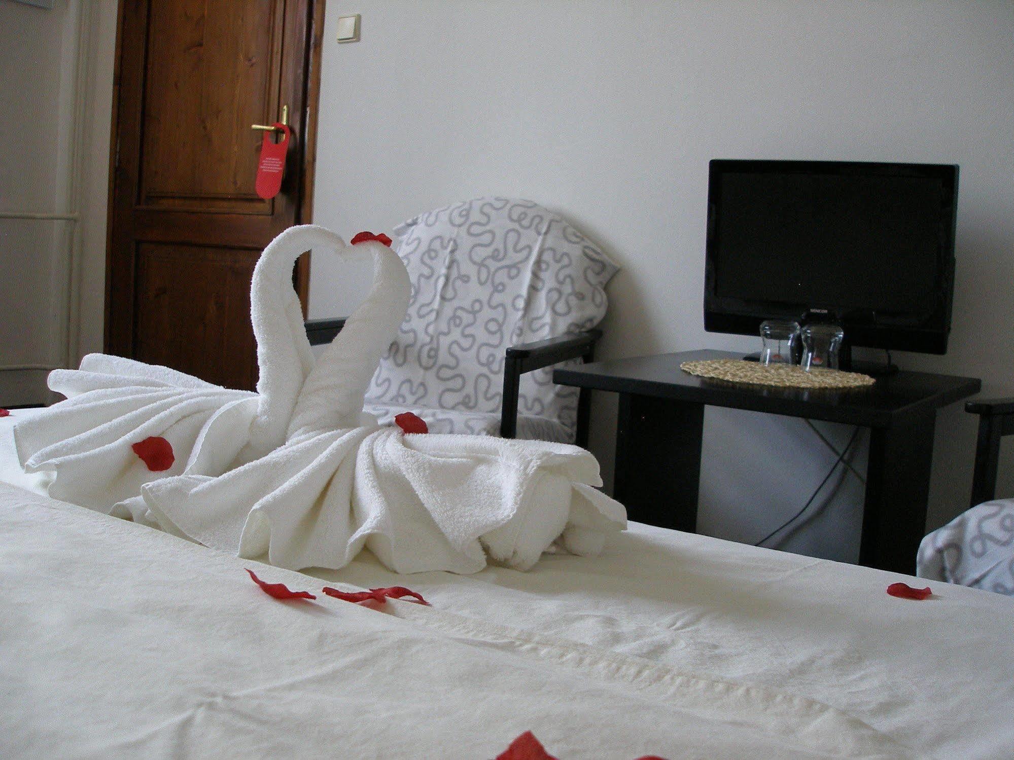 Hotel Pyramida Brno Luaran gambar