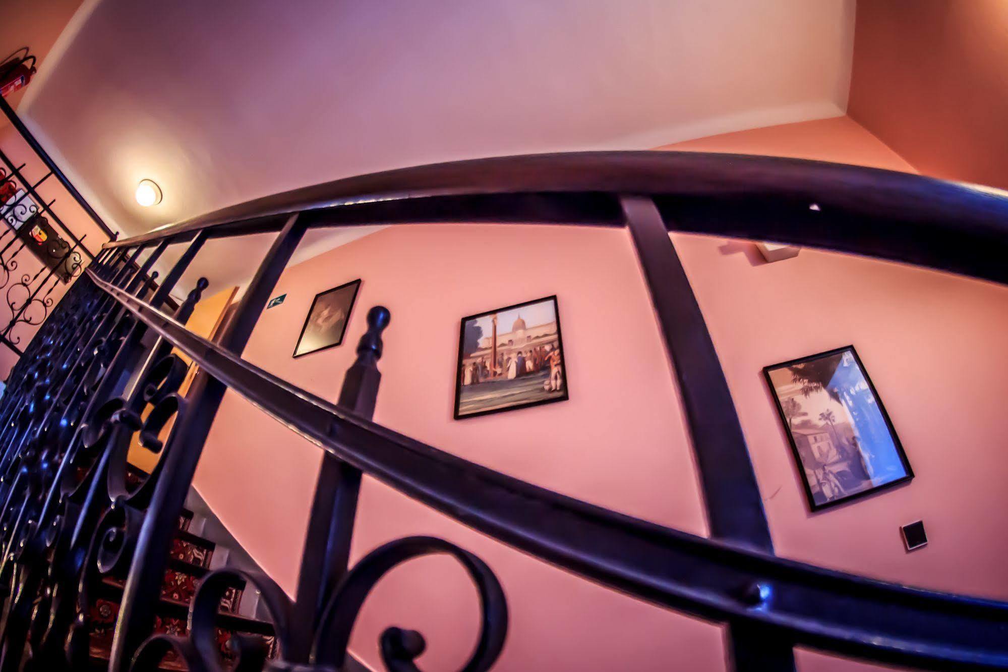 Hotel Pyramida Brno Luaran gambar